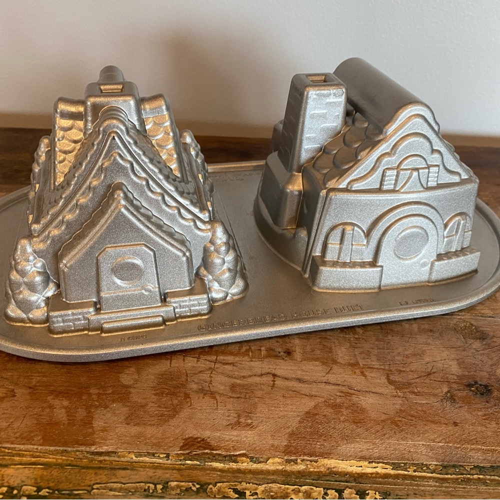 Nordicware Twin Gingerbread House pan.